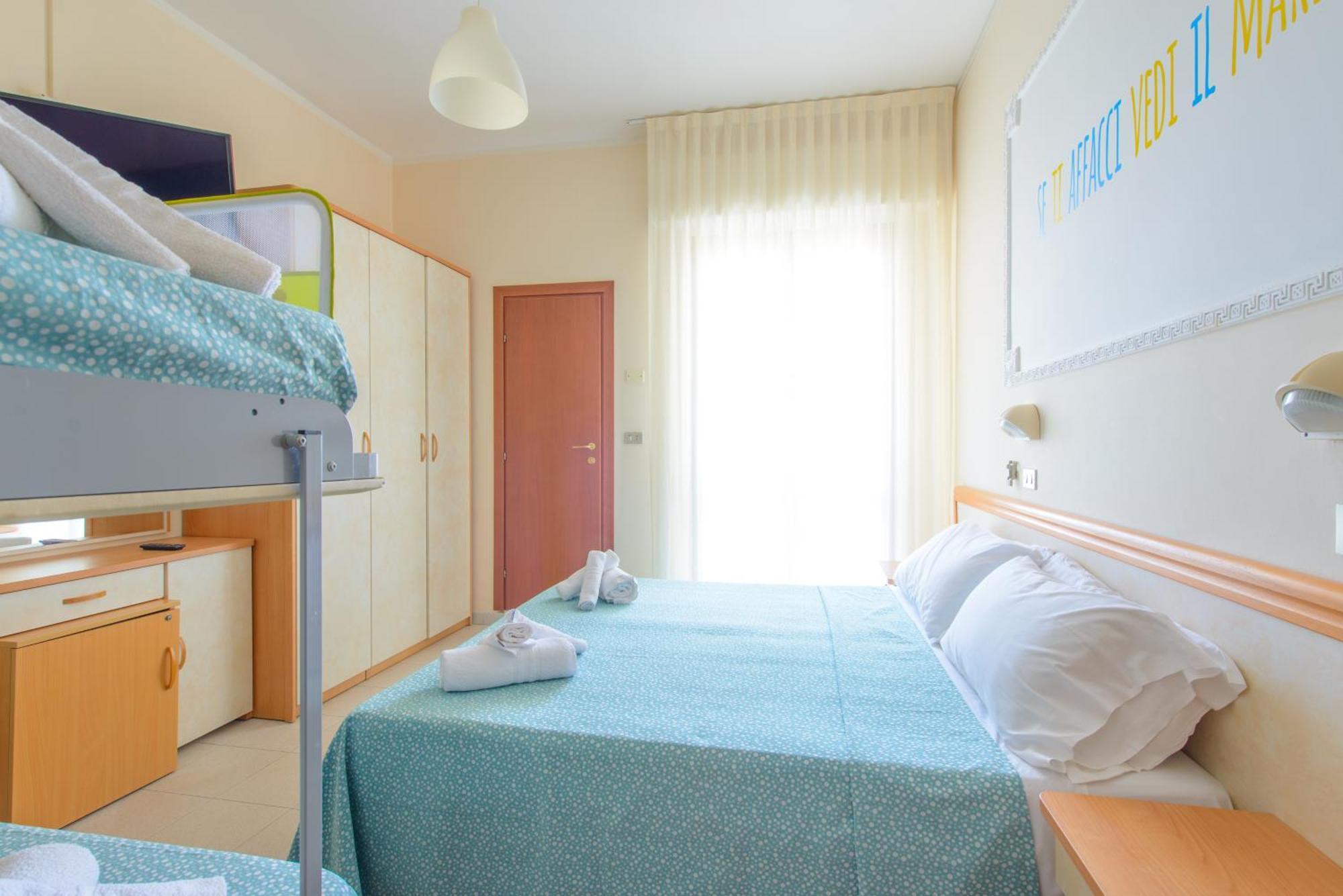 Hotel Nuova Medusa リミニ エクステリア 写真